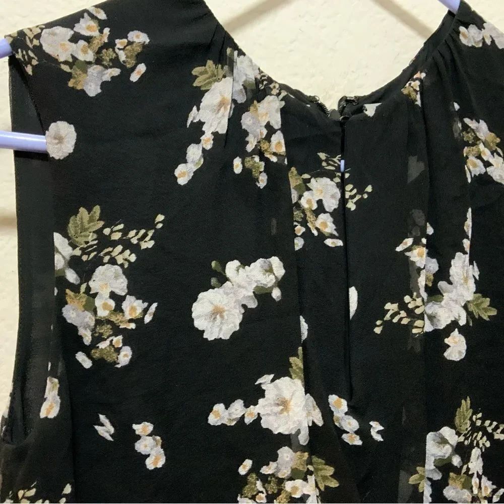 Vince Tossed Floral Sleeveless Silk Maxi Dress - Picture 7 of 8